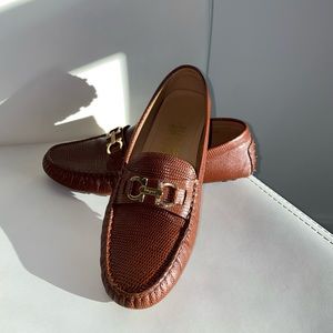 $695 SALVATORE FERRAGAMO Ladies Brown Gancini Driver Moccasin - 7.5 U.S.